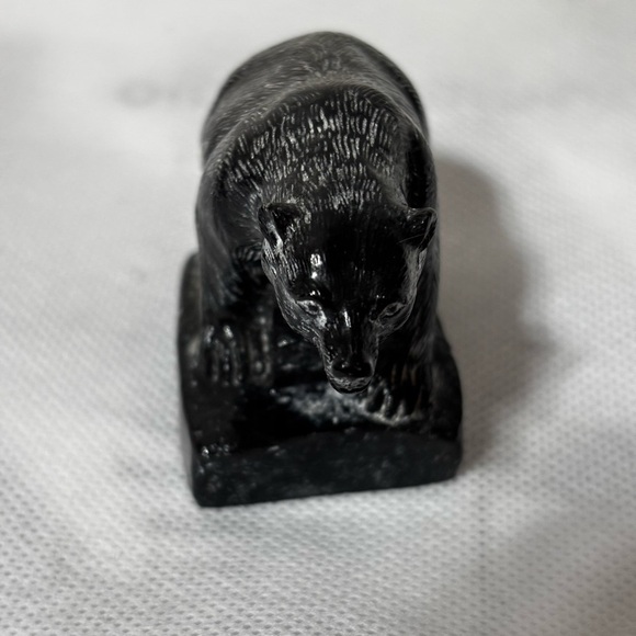 Faux? Soapstone Black Bear Sculpture 3x2” Canada Wolf W on bottom Signed - Picture 2 of 5